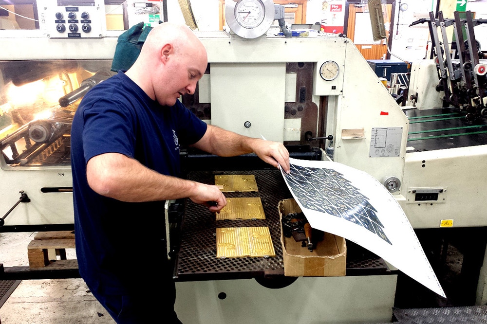 Profesionales del estampado en caliente y del grabado en relieve